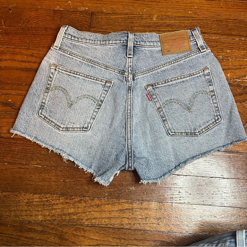 Levi's Blue Frayed Hem Button Fly Jean Shorts - Picture 2 of 4